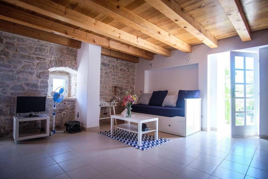 Stone House Kula Milica Villa Mala Cista Exterior photo